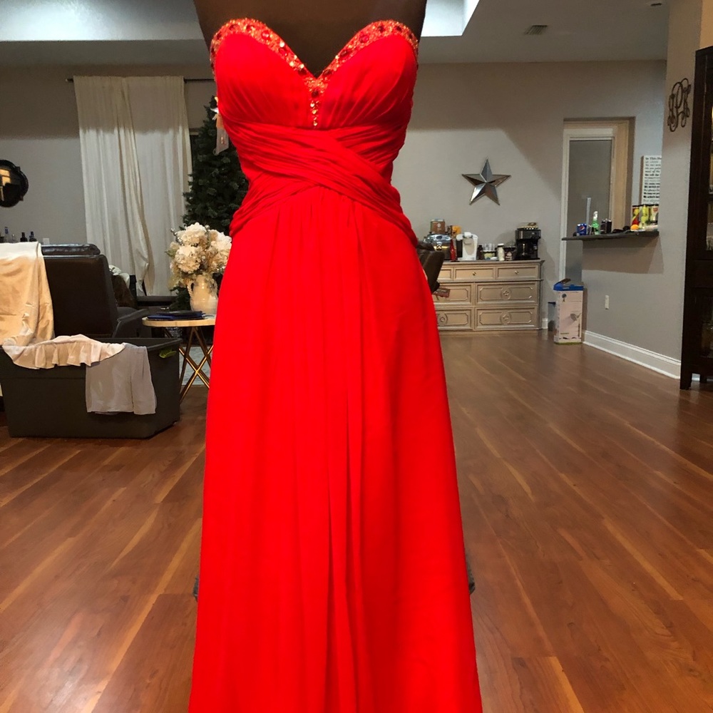 Juliet sexy red medium strapless full length gown
